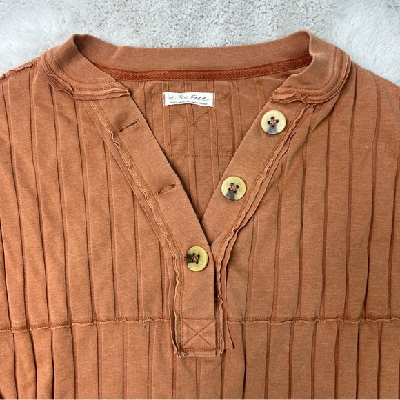 We The Free People Ribbed Button Henley Top Rust Tan Size Small Tshirt Cotton - Picture 4 of 9